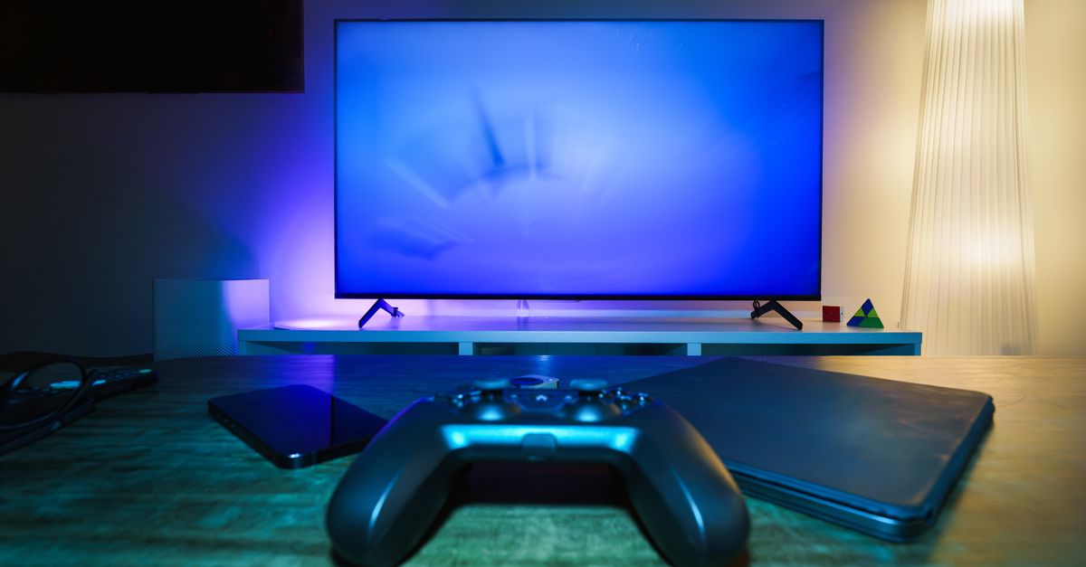 collage of smartphone, web browser, satellite, smart glasses, gaming console