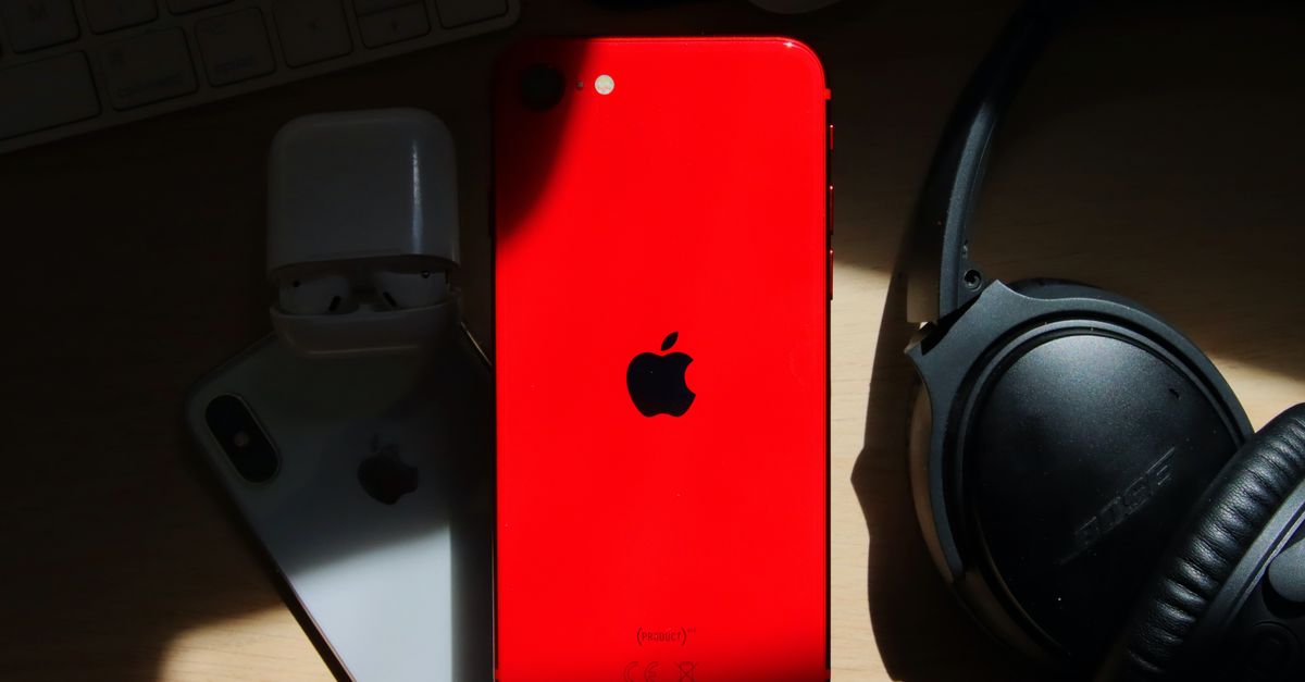 Apple’s $2,000 iPhone Duo sells out before 2027